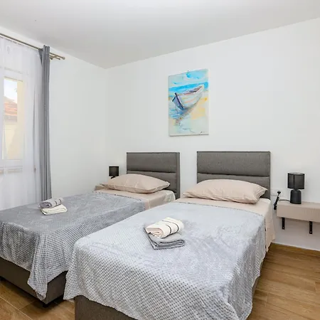 By The Sea Razanj, - 2100 Apartamento