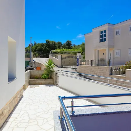 By The Sea Razanj, - 2100 Apartamento