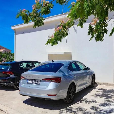 By The Sea Razanj, - 2100 Apartamento Rogoznica (Sibenik-Knin)